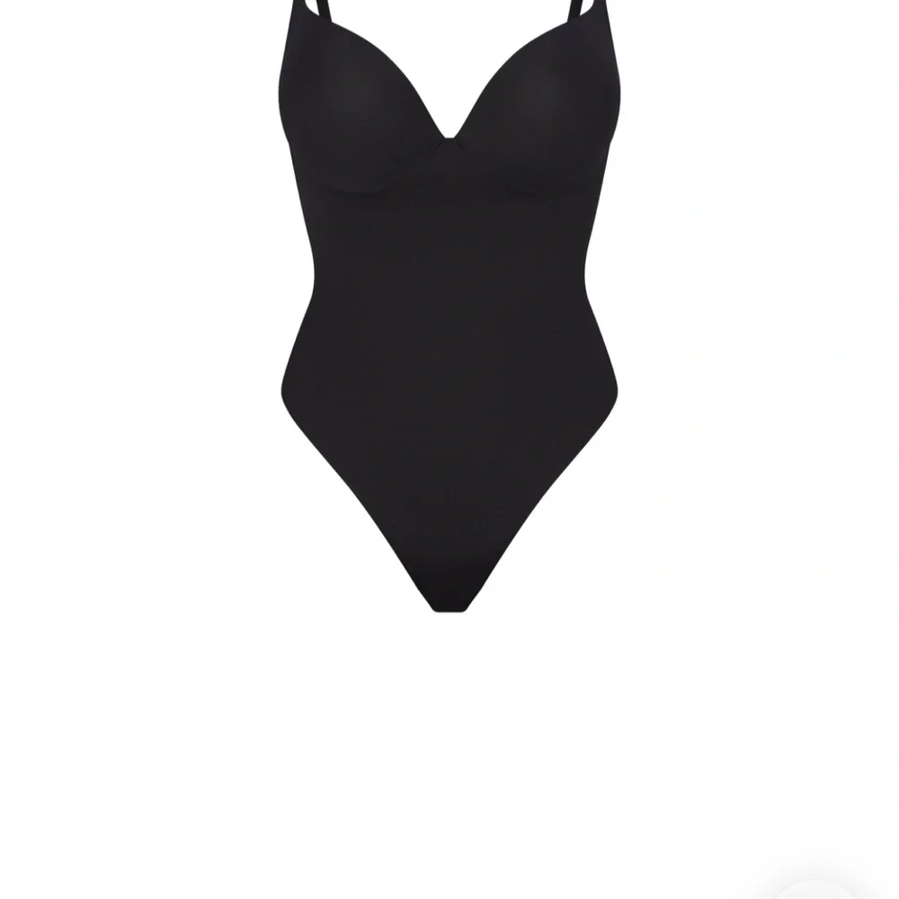 SKIMS Ultimate Thong Push Up Bodysuit - Picture 6 of 6